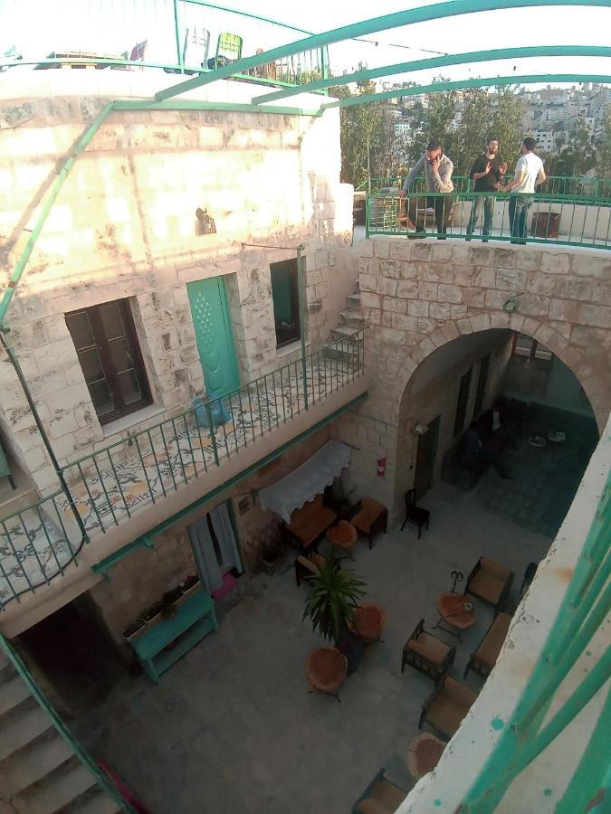 Turquoise Vandrehjem Nablus Eksteriør billede